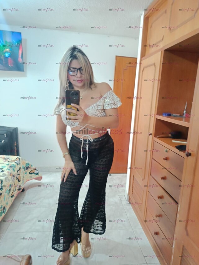 FOTOS DE VICTORIA UNA RUBIA ELEGANTE BONITA COLOMBIANA
