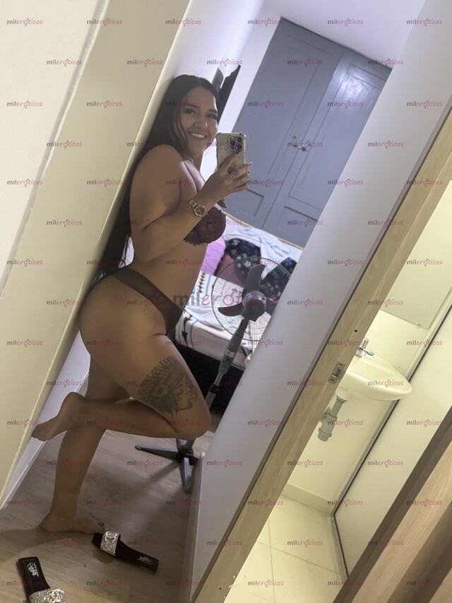FOTOS DE DELISIOSA MORENA CON BUEN CUERPO DISPUESTA A PASARLA RIKO