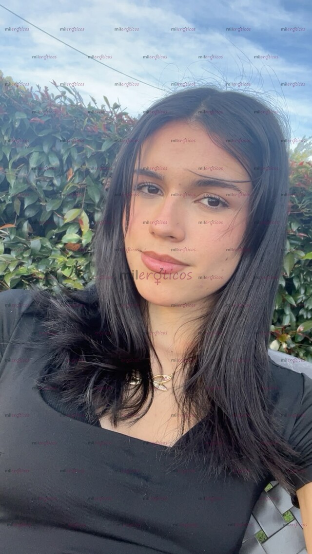 FOTOS DE CHICA TRANS, JOVEN Y DELGADA, MASAJES RELAJANTES.