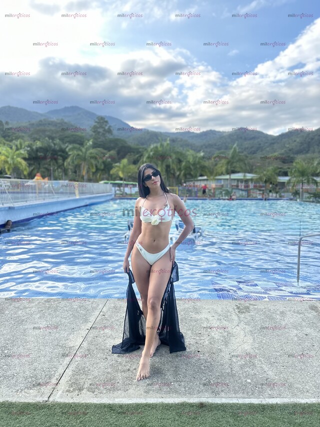 FOTOS DE CALEÑITA MORENITA DE VISITA POR POCOS DÍAS
