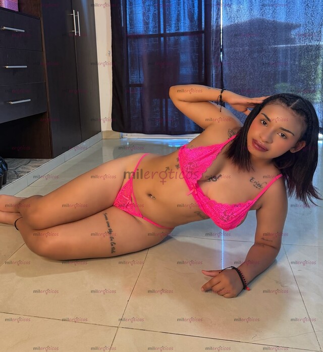 FOTOS DE AMARA, RICA Y DELICIOSA JOVEN MORENA TATUADA EXQUISITA ESPERANDOTE