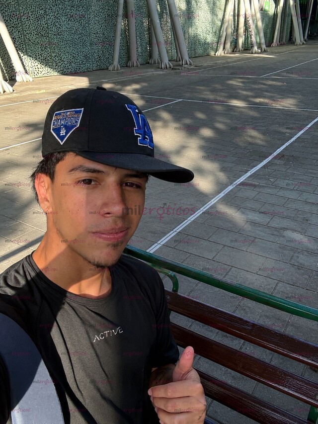 FOTOS DE DISCRETO, COMPLACIENTE Y LISTO PARA PASARLA MUY BIEN ACT