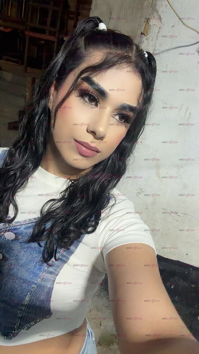 FOTOS DE HOLA SOY SHARLOTH TENGO 18 AÑOS Y SOY UNA CHICA VERSÁTIL