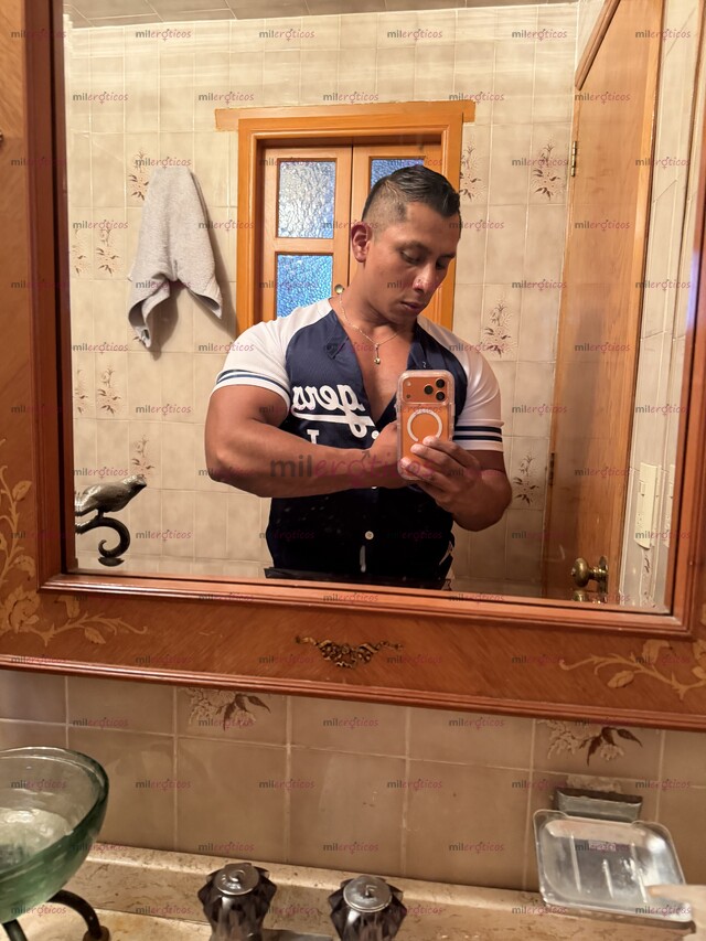 FOTOS DE MACHO CHACALON FORNIDO DISPUESTO A COMPLACERTE 24 7