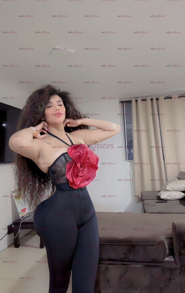 FOTOS DE CUBANA DE VISITA EN TIJUANA CON UN CUERPO INCREÍBLE NALGAS PERFECTAS Y COMPLACIE