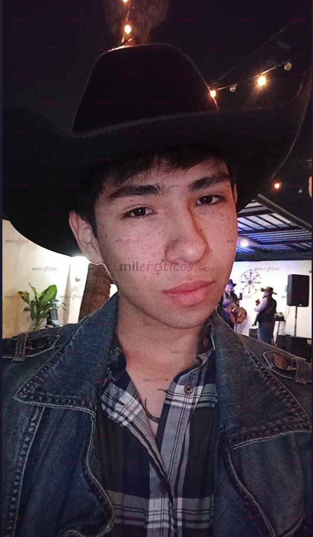 FOTOS DE JOVEN DE 19 AÑOS TWINK GAY DISPONIBLE PARA ENCUENTROS SEXUALES O CONTENIDO