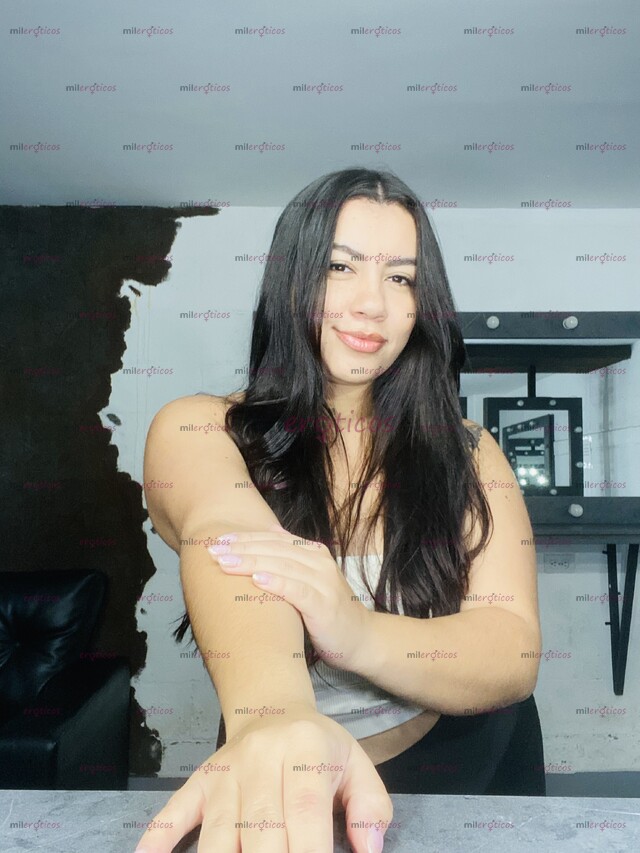 FOTOS DE MÍA, CHICA DULCE, FEMENINA Y CON ESE TOQUE TRAVIESO QUE PROVOCA REPETIR