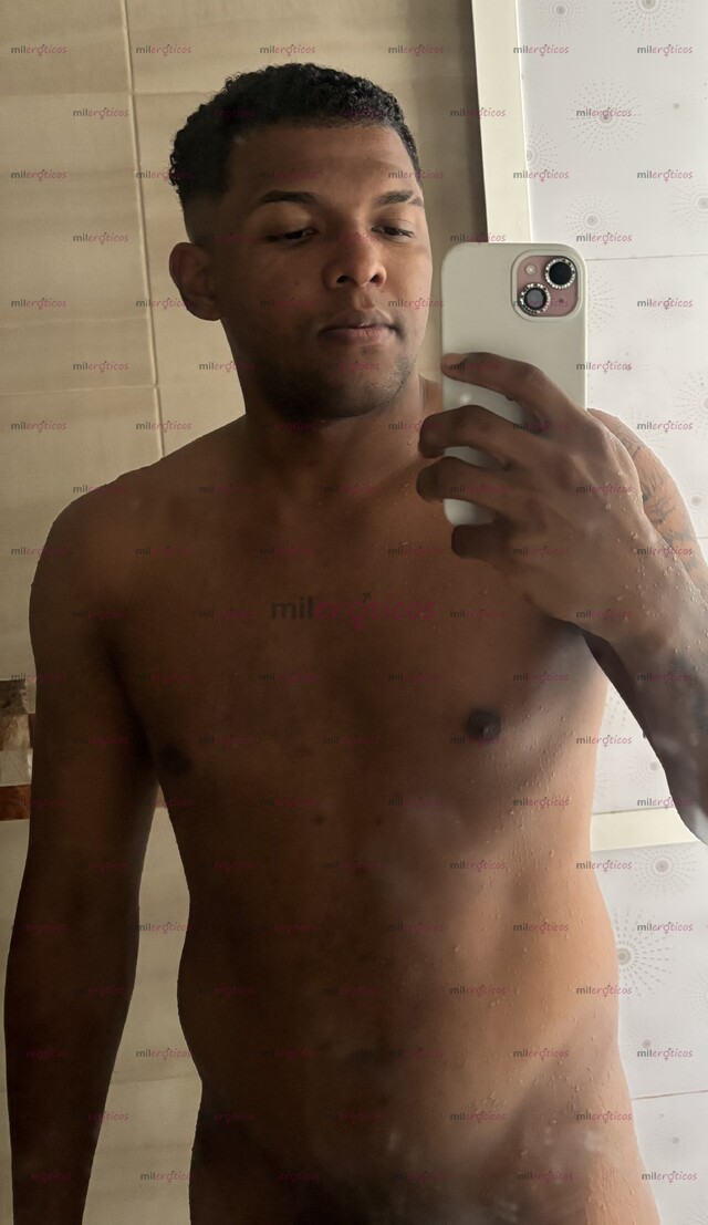 FOTOS DE CHICO NEGRO TOP VERSÁTIL EN CARTAGENA SERVICIO A DOMICILIO