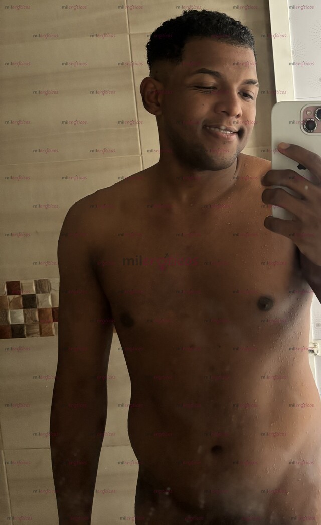 FOTOS DE CHICO NEGRO TOP VERSÁTIL EN CARTAGENA SERVICIO A DOMICILIO