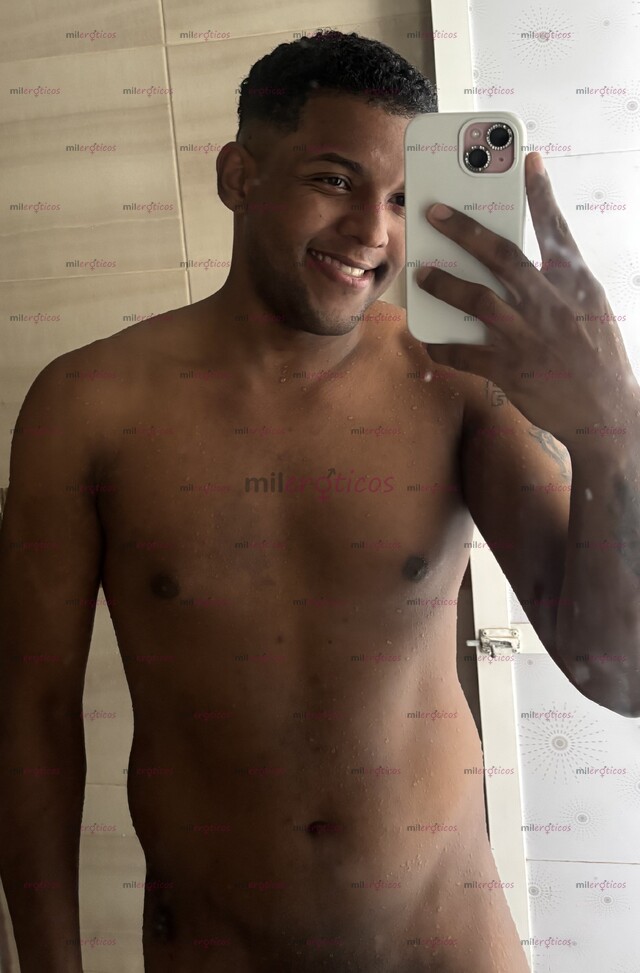 FOTOS DE CHICO NEGRO TOP VERSÁTIL EN CARTAGENA SERVICIO A DOMICILIO