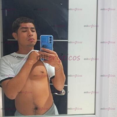 FOTOS DE JOVEN SUPER CALIENTE 25 AÑOS DISPUESTO A COMPLACERTE Y LLENARTE DE LECHE