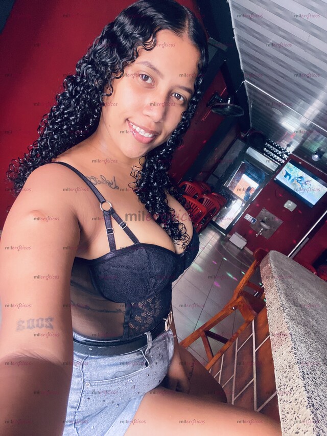 FOTOS DE MORENA CRESPA CON BUEN CULO Y BUENAS TETAS RICAS