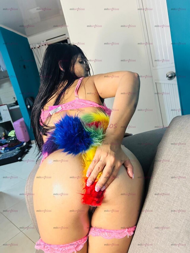 FOTOS DE CHICA COMPLACIENTE Y ANSIOSA DE PENES Y LECHE