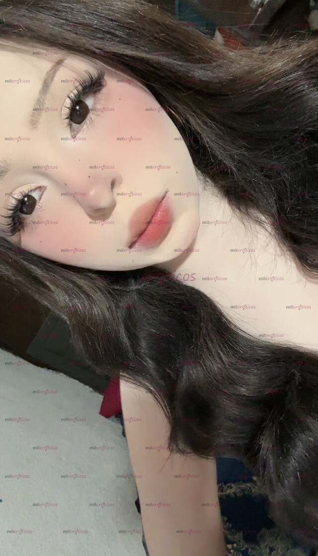 FOTOS DE NAOMI LA MUÑEQUITA DE PORCELANA 19 AÑOS