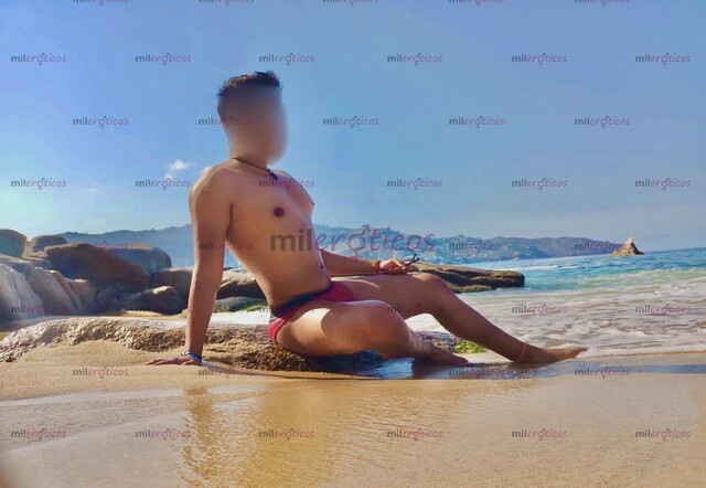 FOTOS DE NALGON CALIENTE DISPONIBLE PARA ORDEÑARTE LA VERGA CON BOCA Y CULITO. ME DAS ?