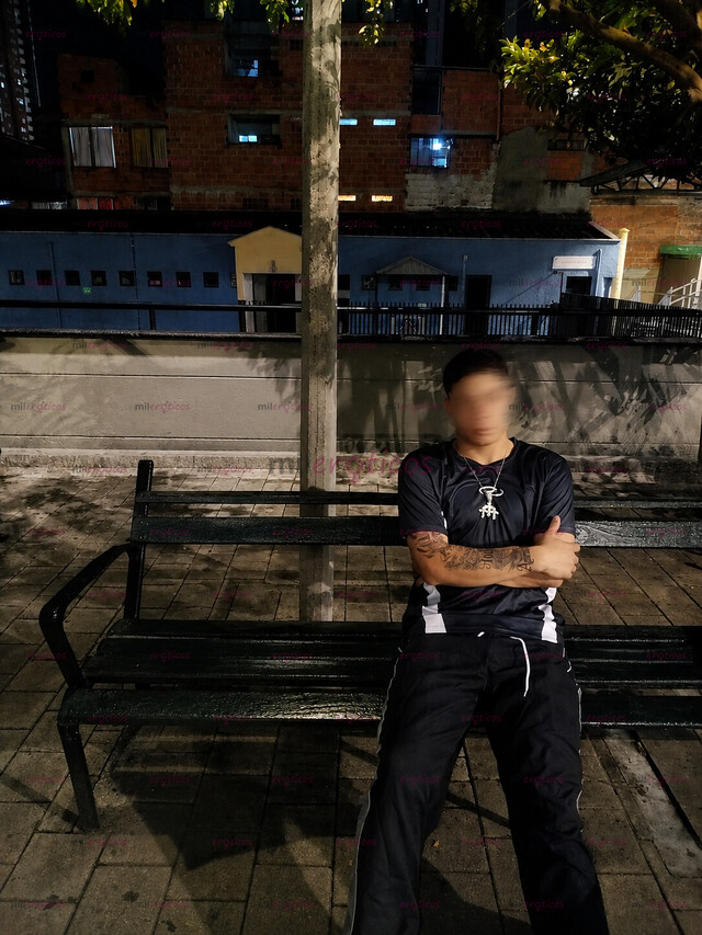 FOTOS DE JOVEN ATRACTIVO Y DISPONIBLE PARA LO QUE SEA