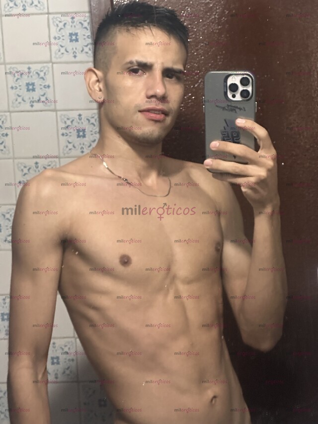 FOTOS DE SOY UN JOVEN DELGADO, Y FULL ARRECHO CON GANAS DE CUMPLIRTE TUS FANTASÍAS