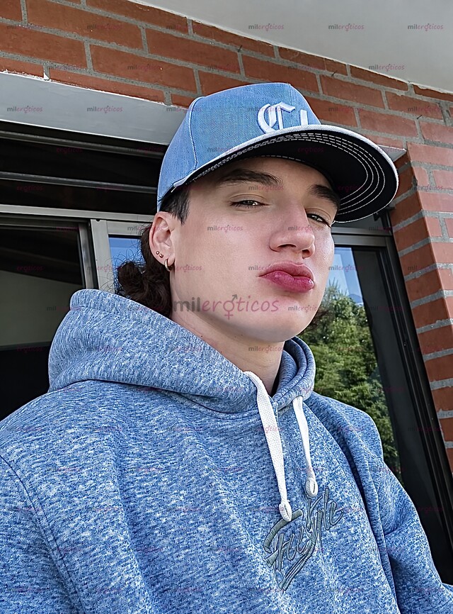 FOTOS DE CHRISTOPHER ADULT CONTENT CREATOR TWINK. AVAILABLE NOW.