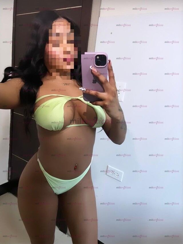 FOTOS DE DE MEDELLÍN PARA EL MUNDO: DESPAMPANANTE JOVENCITA POR PRIMERA VEZ EN LA PÁGINA