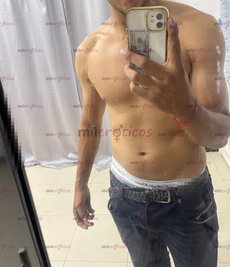 FOTOS DE JOVEN MORENO ALTO VERGON CUERPO ATLÉTICO 1.88
