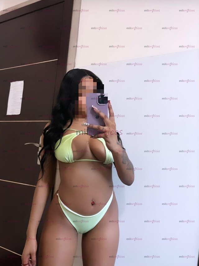 FOTOS DE DE MEDELLÍN PARA EL MUNDO: DESPAMPANANTE JOVENCITA POR PRIMERA VEZ EN LA PÁGINA