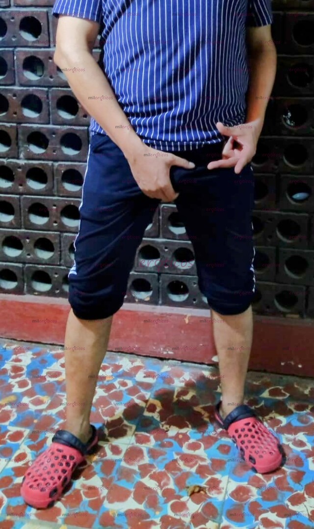 FOTOS DE ALVARO TORRES. HOMBRE JOVEN GUAPO ACUERPADO VERGÓN Y NALGUDO. SEXOSERVIDOR