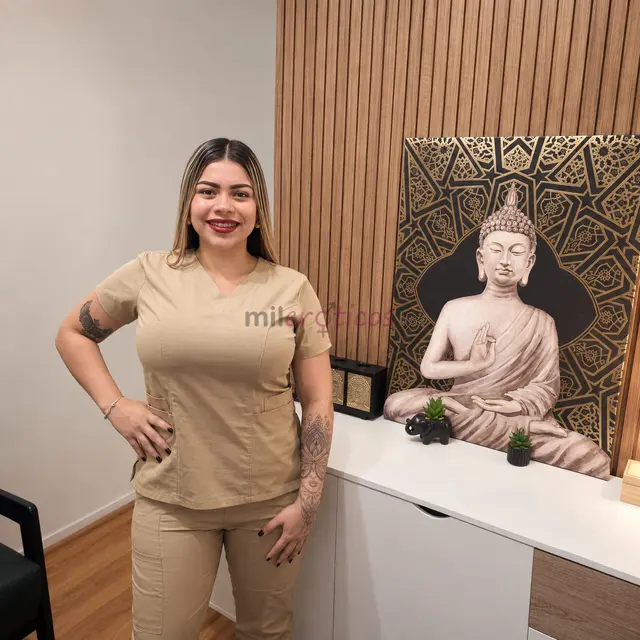 Rosario es una masajista erotica profesional de alto nivel especializada en crear experiencias sensoriales intensas elegantes y completamente personal...