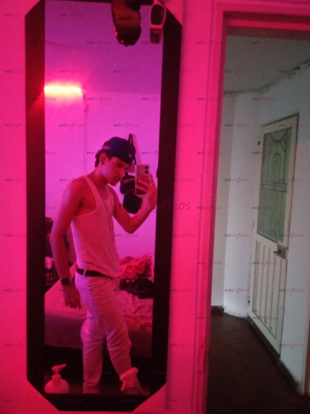 FOTOS DE HOLA SOY CARLOS Y SOY TODO LO QUE NECESITES EN TU VIDA NO TENGO LÍMITES.