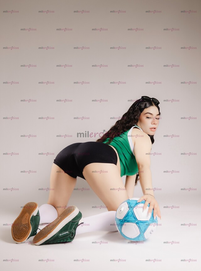 FOTOS DE QUEEN UNA DELICIOSA Y EXQUISITA MUJER LLENA DE MUCHOS MORBO! CON LUGAR