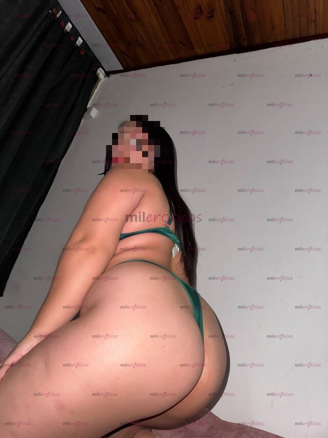 FOTOS DE EXÓTICA, PELINEGRA CON VAGINA, ESTRECHITA Y MOJADITA