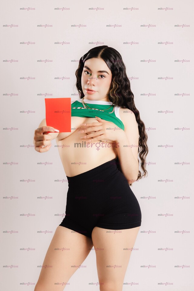 FOTOS DE QUEEN UNA DELICIOSA Y EXQUISITA MUJER LLENA DE MUCHOS MORBO! CON LUGAR