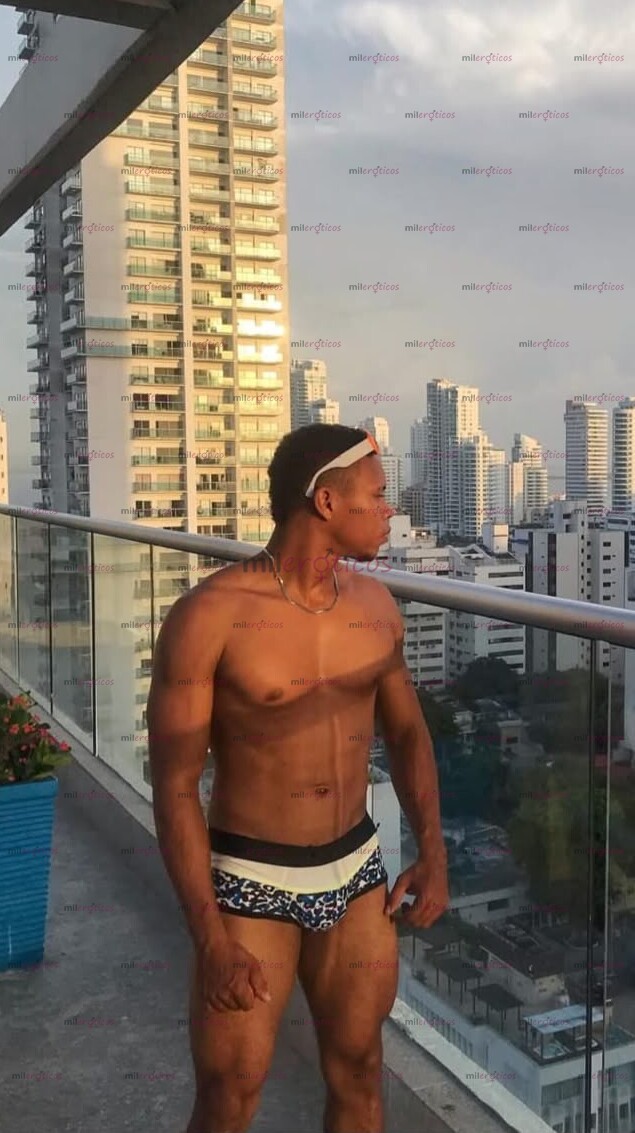 FOTOS DE SOY DANI JOVEN CON CUERPO DE GYM TOTALMENTE COMPLACIENTE Y RESERVADO