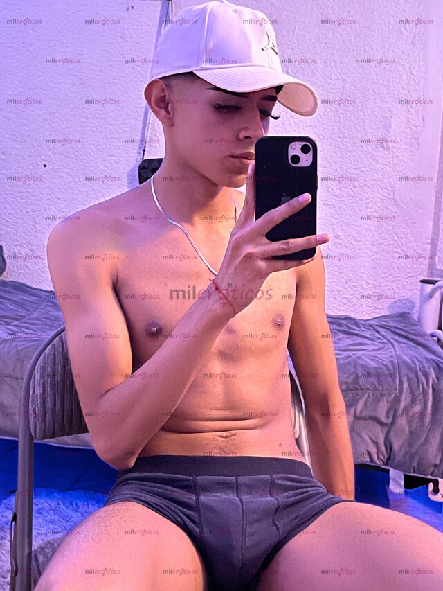 FOTOS DE TWINK, GUAPO Y CON GANAS DE CONSENTIRTE COMO TE GUSTA