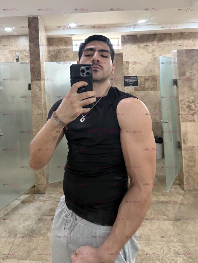 FOTOS DE DANIEL VARONIL ALTO ATLETICO BIEN DOTADO. MEXICANO ARGENTINO