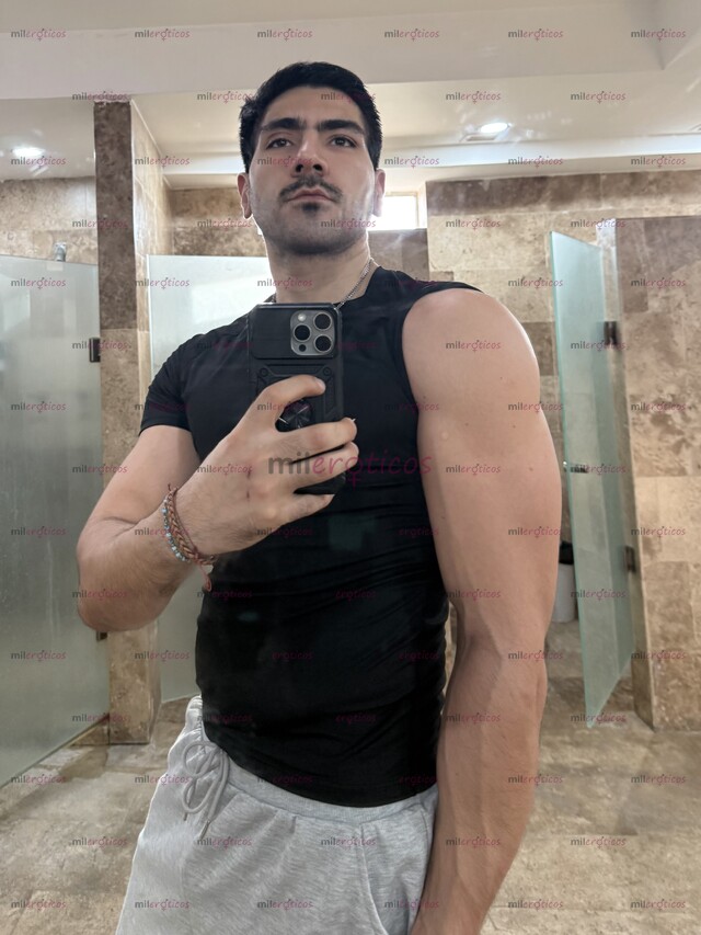 FOTOS DE DANIEL CABALLERO ALTO ATLETICO BIEN DOTADO MEXICANO ARGENTINO EN CANCUN