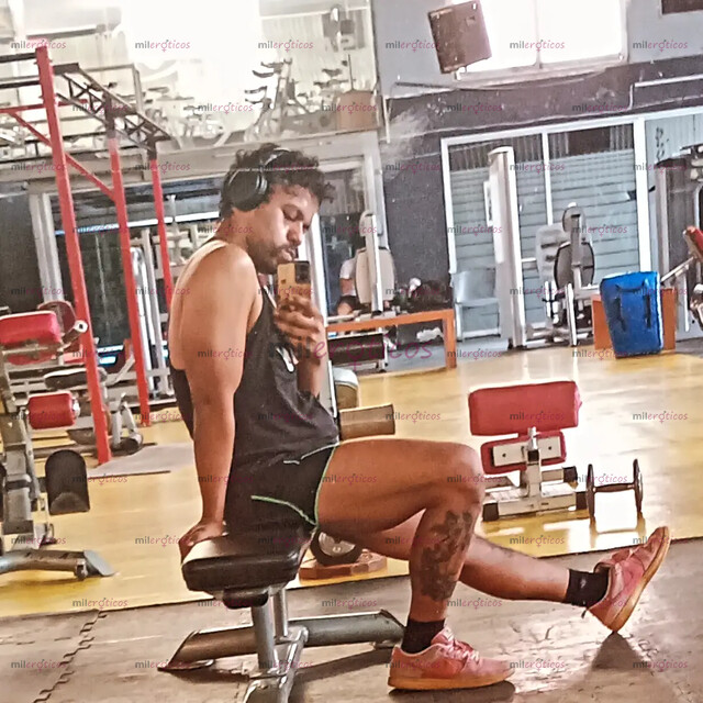 FOTOS DE HOMBRE JOVEN 30 AÑOS, CABALLEROSO, AMABLE, SERVICIAL Y DISCRETO.