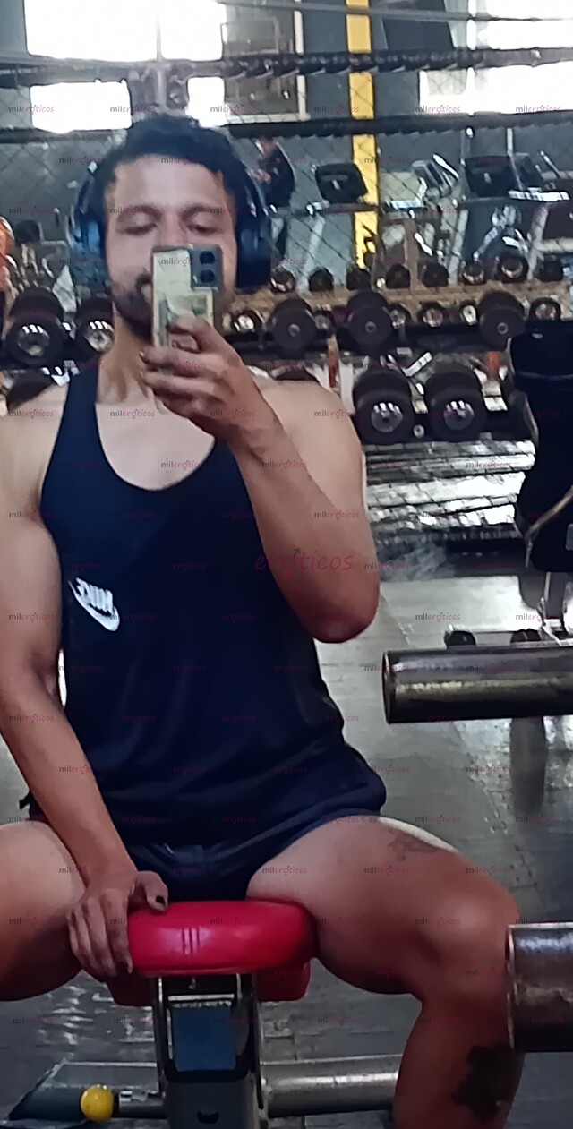 FOTOS DE HOMBRE JOVEN 30 AÑOS, CABALLEROSO, AMABLE, SERVICIAL Y DISCRETO.