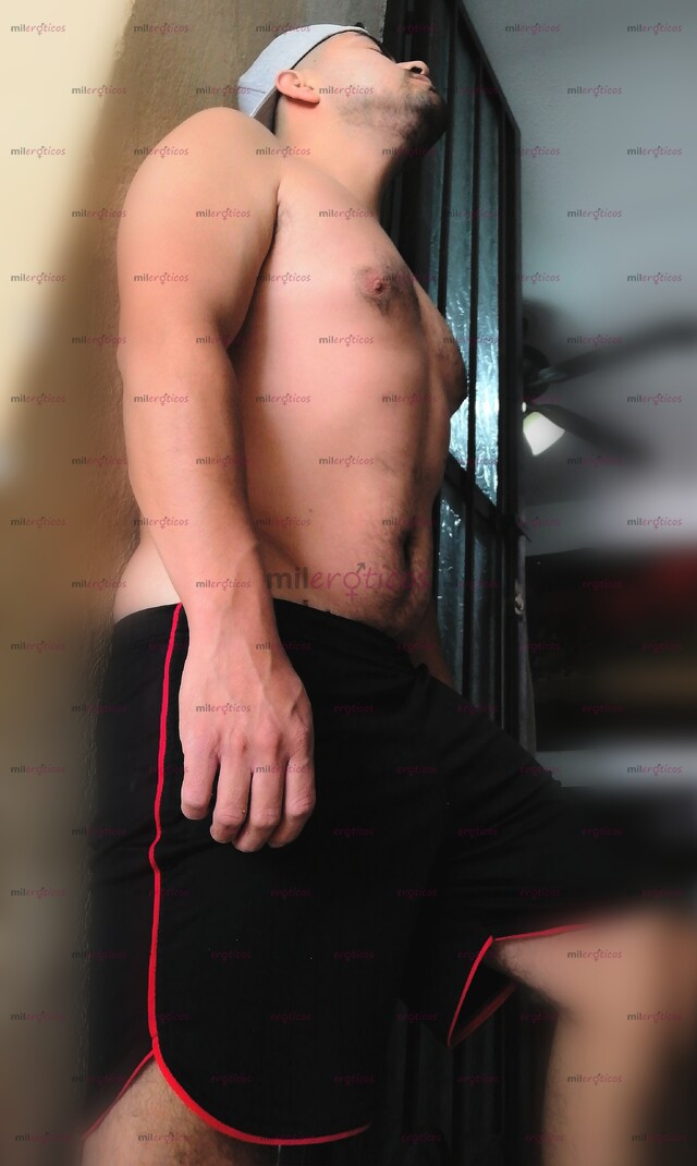 FOTOS DE JOVEN UNIVERSITARIO OFRECE SERVICIO DE MASAJES