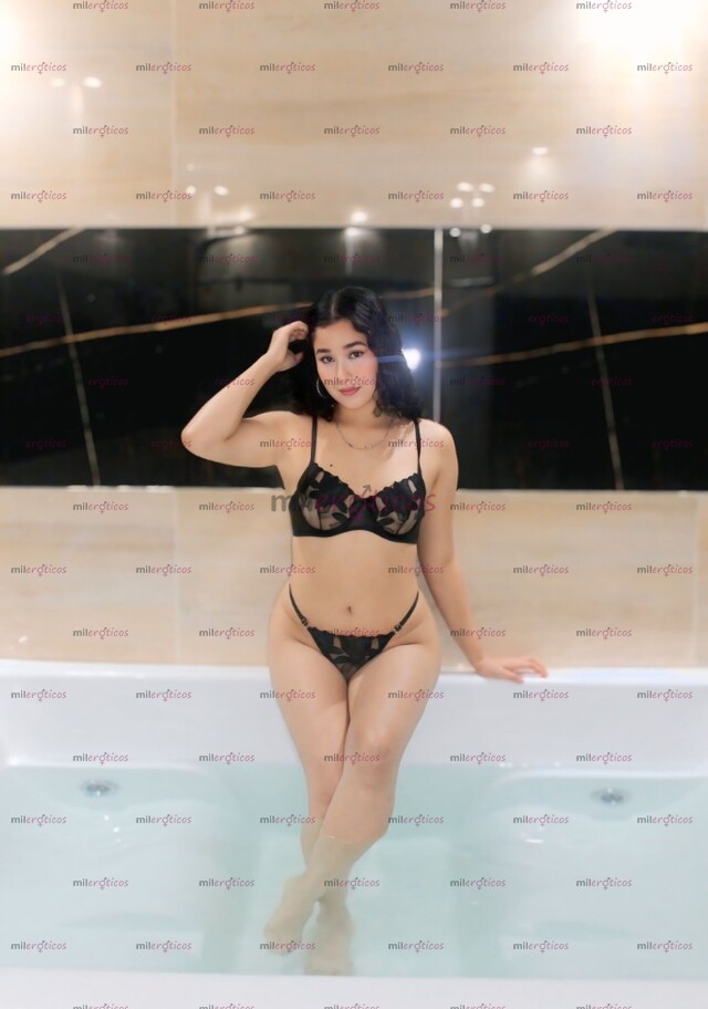FOTOS DE NICOL SCORT DELGADA CON CUERPO ESBELTO Y CARA BONITA.