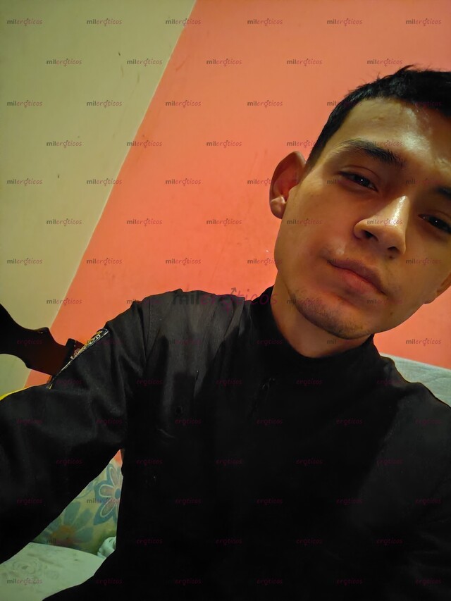 FOTOS DE CHICO JOVEN NINFÓMANO DE 22 AÑOS, CON GANAS DE COGERTE RICO