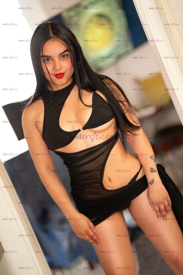 FOTOS DE TATIANA UNA HERMOSA FLAQUITA DE PIEL CLARA PELO LARGO & UN HERMOSO ROSTRO