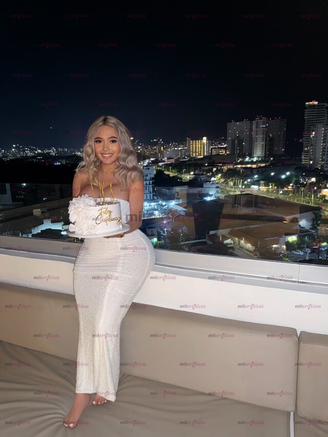 FOTOS DE NALGONA VIP CON ENORME CULO Y TETAS GRANDES CONÓCEME