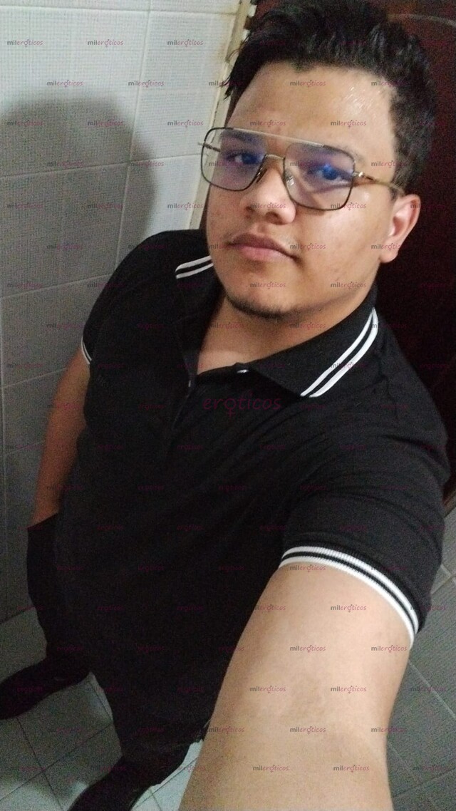 FOTOS DE GORDITO VERGÓN DISPUESTO A COMPLACERTE TODAS LAS POSES QUE DESEES