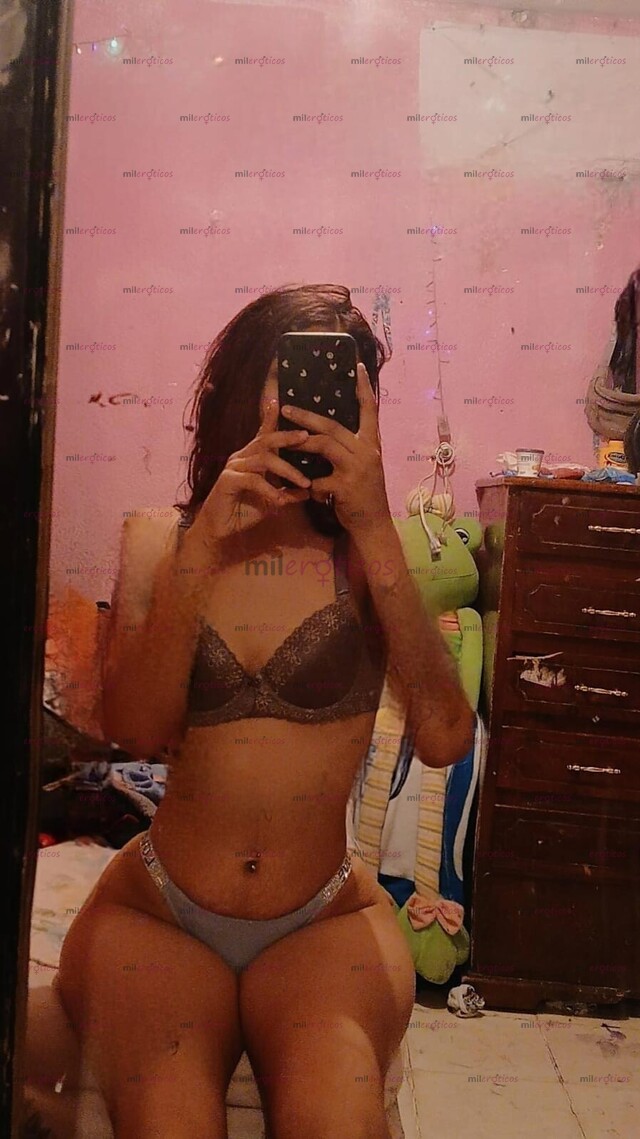 FOTOS DE PAPI MÁNDAME WHATSAPP Y DIME DÓNDE QUERÉS TENER SEXO EN LA CAMA EN EL BAÑO ?