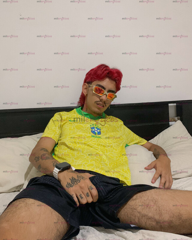 FOTOS DE JOVEN FLACO, VERSÁTIL, SERIO Y ¡EMOCIONADO DE CONOCERTE!