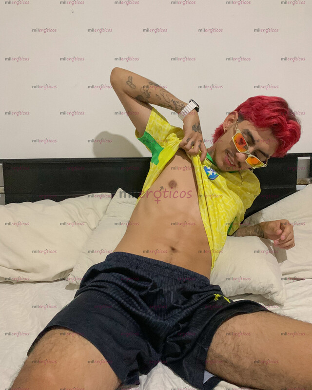 FOTOS DE JOVEN FLACO, VERSÁTIL, SERIO Y ¡EMOCIONADO DE CONOCERTE!