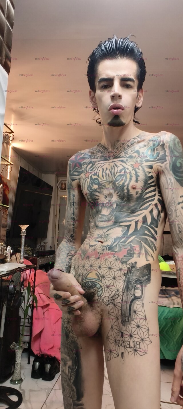 FOTOS DE FLACO ACTIVO BLANCO TATUADO MORBOSO CON SITIO