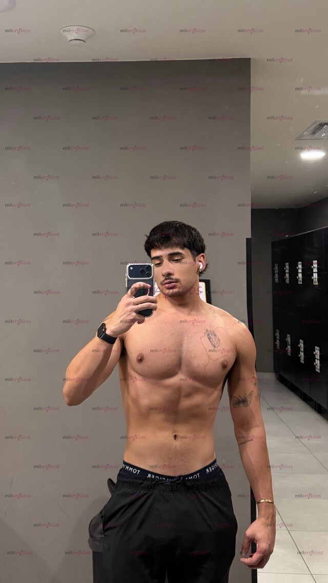 FOTOS DE ACTIVO GUAPO MASCULINO DISPONIBLE PARA COMPLACERTE
