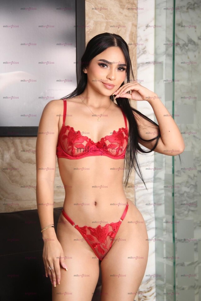 FOTOS DE DELICIOSA COLOMBIANA PETIT APRETADITA RECIÉN LLEGADA A LA CIUDAD