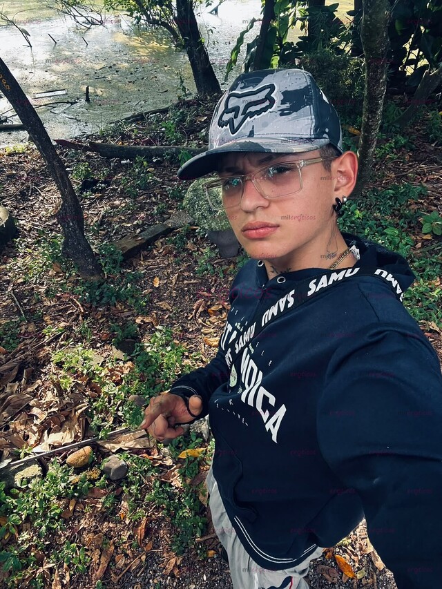 FOTOS DE JOVEN FLACO MUY DISCRETO, VARONIL Y APASIONADO, LISTO PARA SORPRENDER